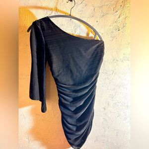 Elegant Black One-Shoulder Dress